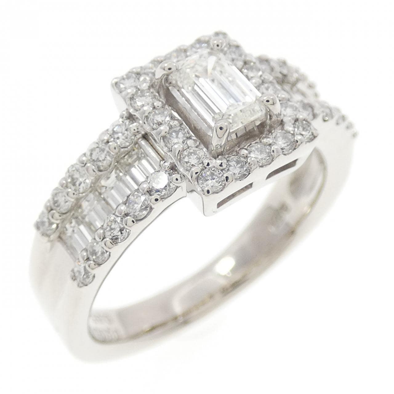 PT900 ダイヤモンド リング 0.305CT