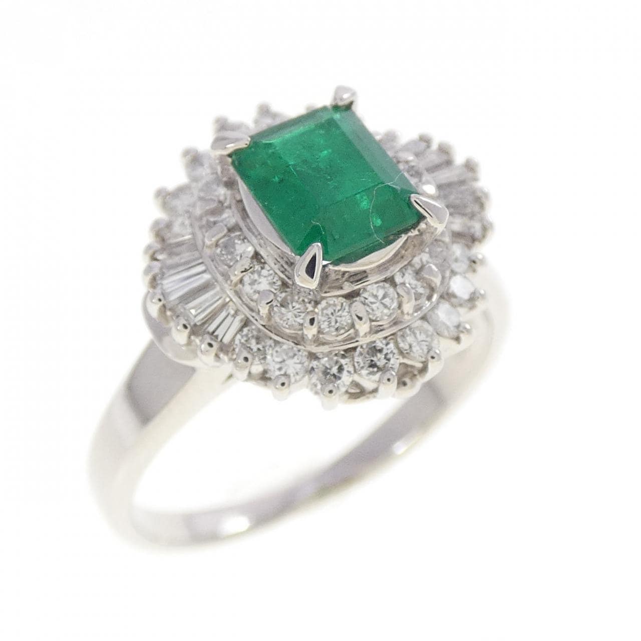 PT900 エメラルド リング 0.66CT
