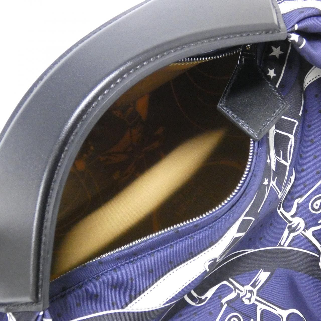 エルメス LA PROMENADE DU MAIN BANDANA バリュソワ 084907CK バッグ