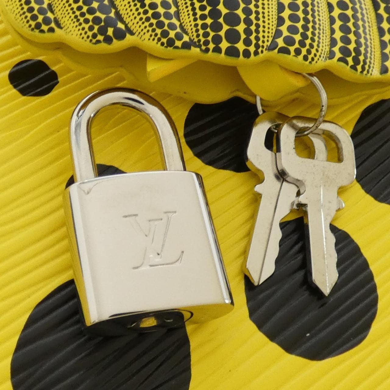 ルイヴィトン エピ(LV X YK) アルマBB M21700 バッグ