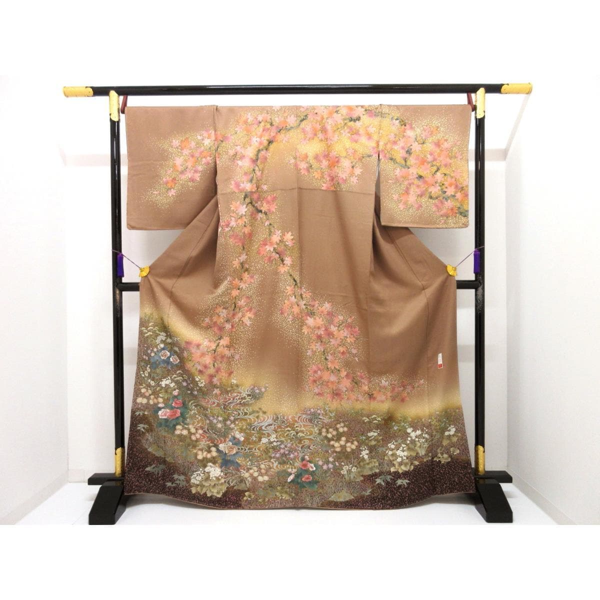 【未使用品】訪問着　友禅金彩加工　刺繍入り