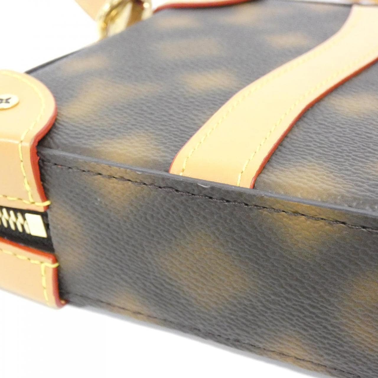 ルイヴィトン ディス イズ ノット モノグラム ソフトトランク M81580 ショルダーバッグ