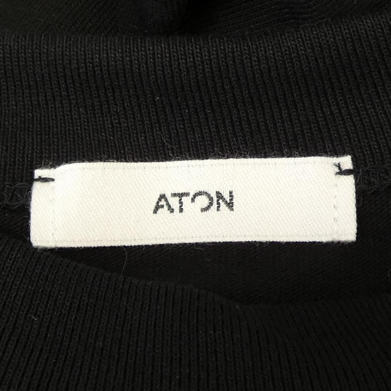 エイトン ATON Tシャツ