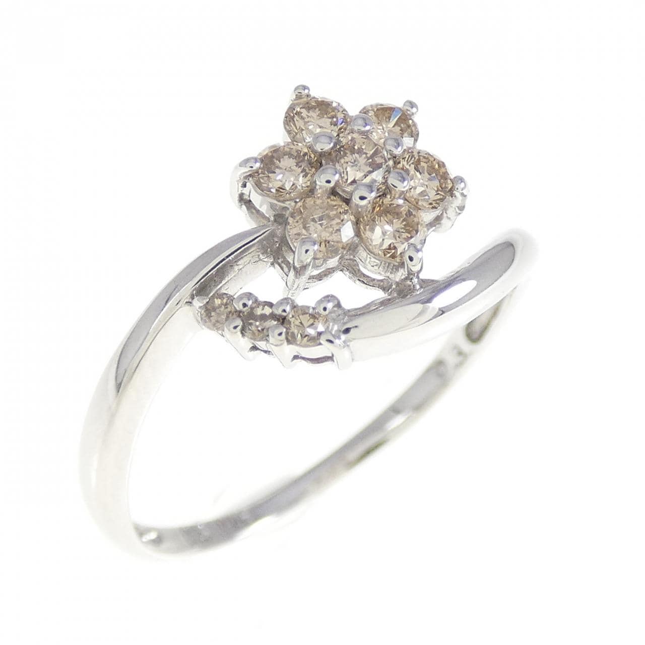 K18WG フラワー ダイヤモンド リング 0.3CT