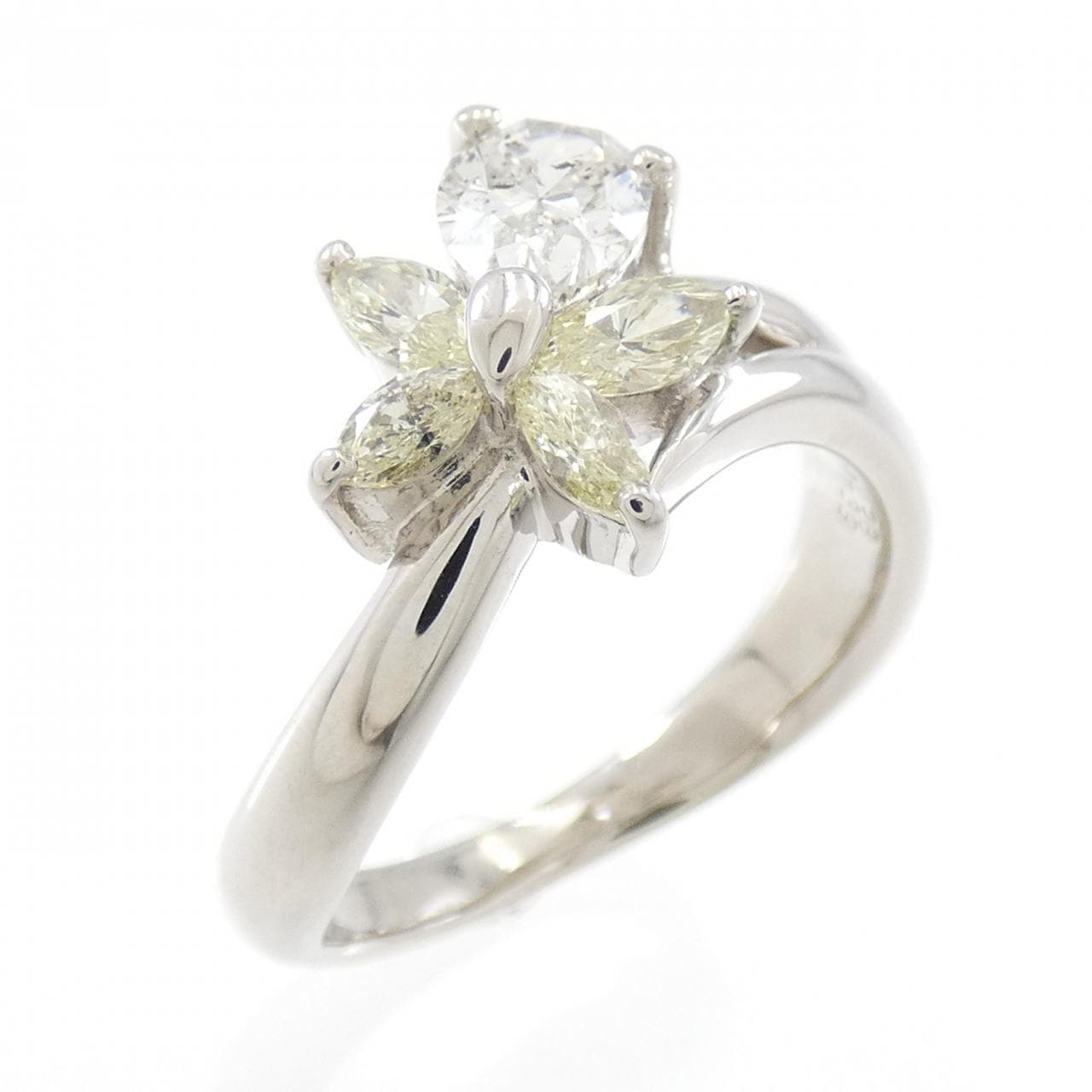 PT900 フラワー ダイヤモンド リング 0.58CT