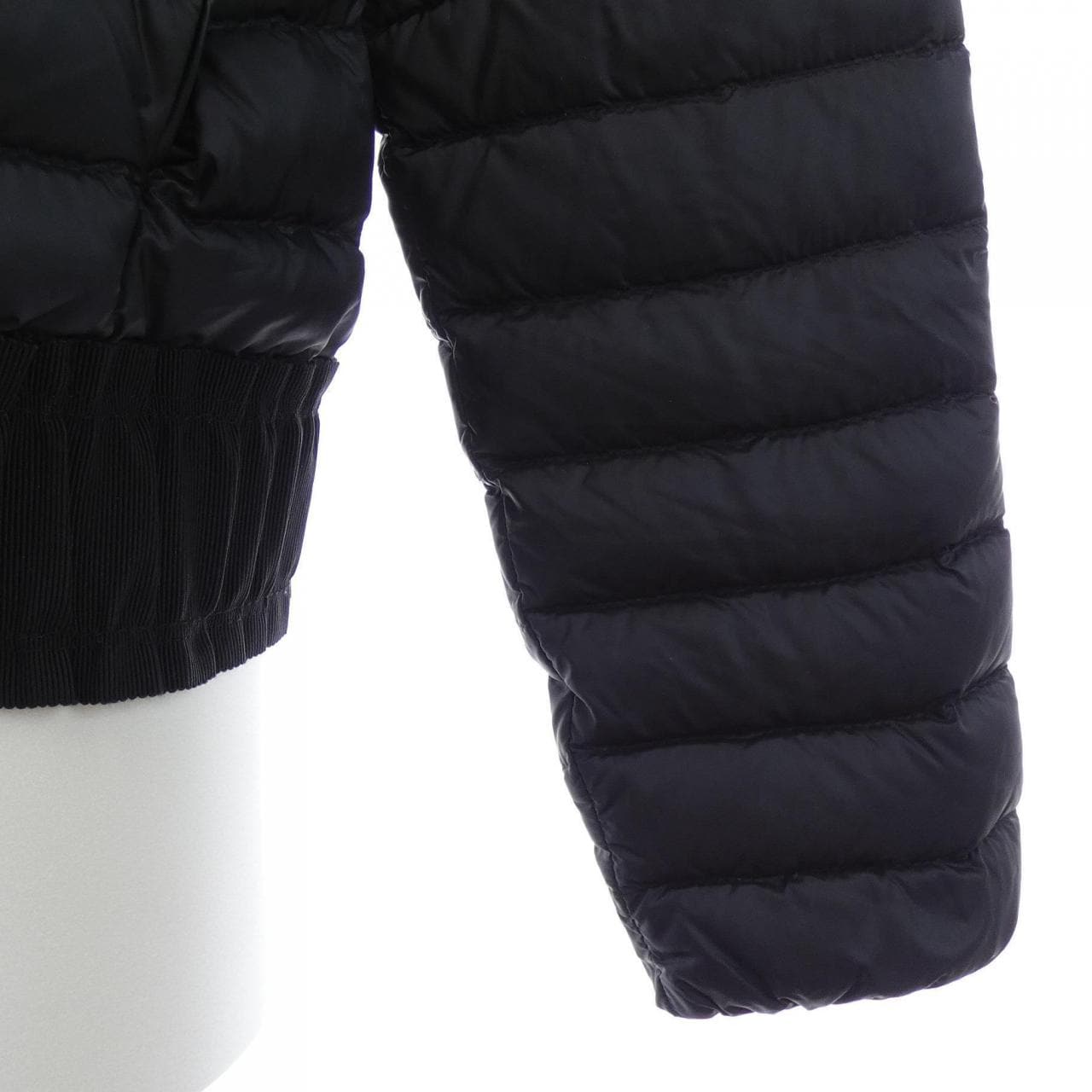 モンクレール MONCLER BARYTINE ダウンジャケット