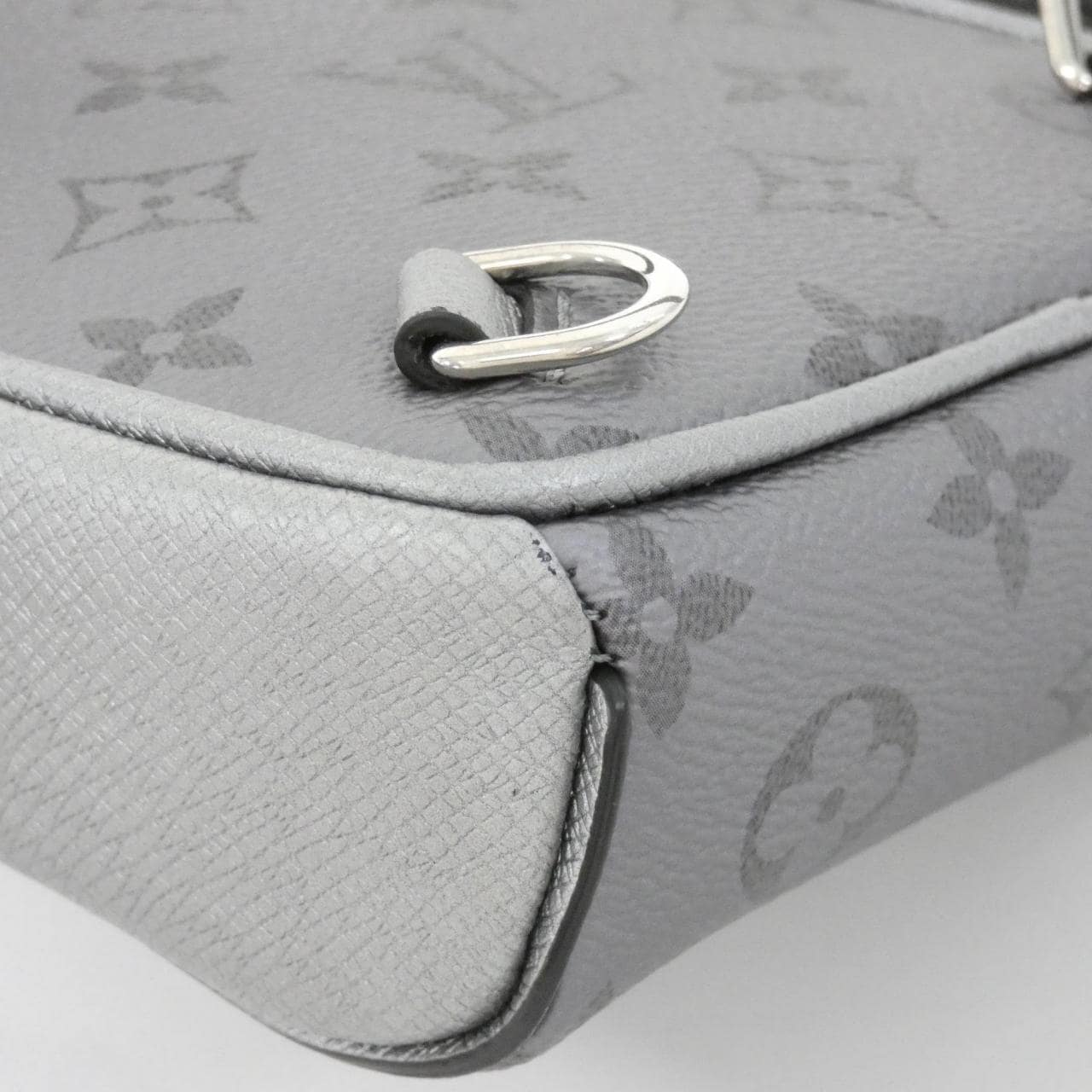 LOUIS VUITTON Taiga Rama 户外单肩包 M30833 单肩包
