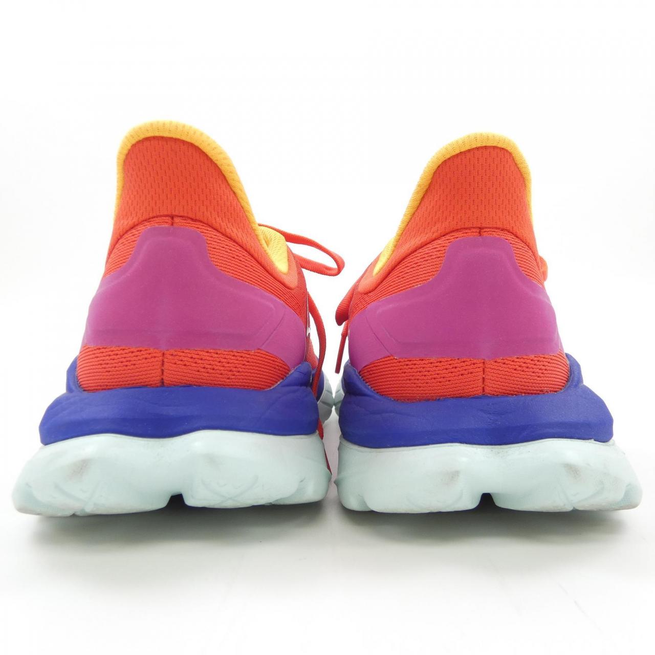 ホカオネオネ HOKA ONE ONE スニーカー