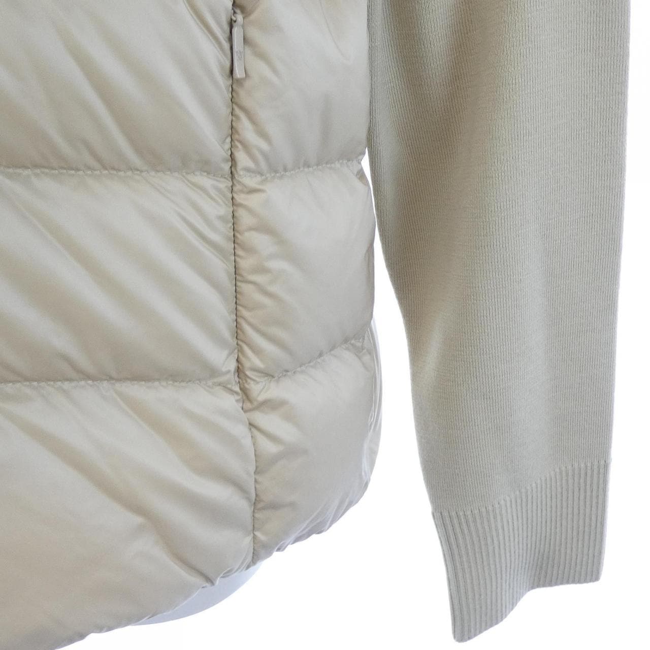 【新品】モンクレール MONCLER K20939B00024 ダウンジャケット