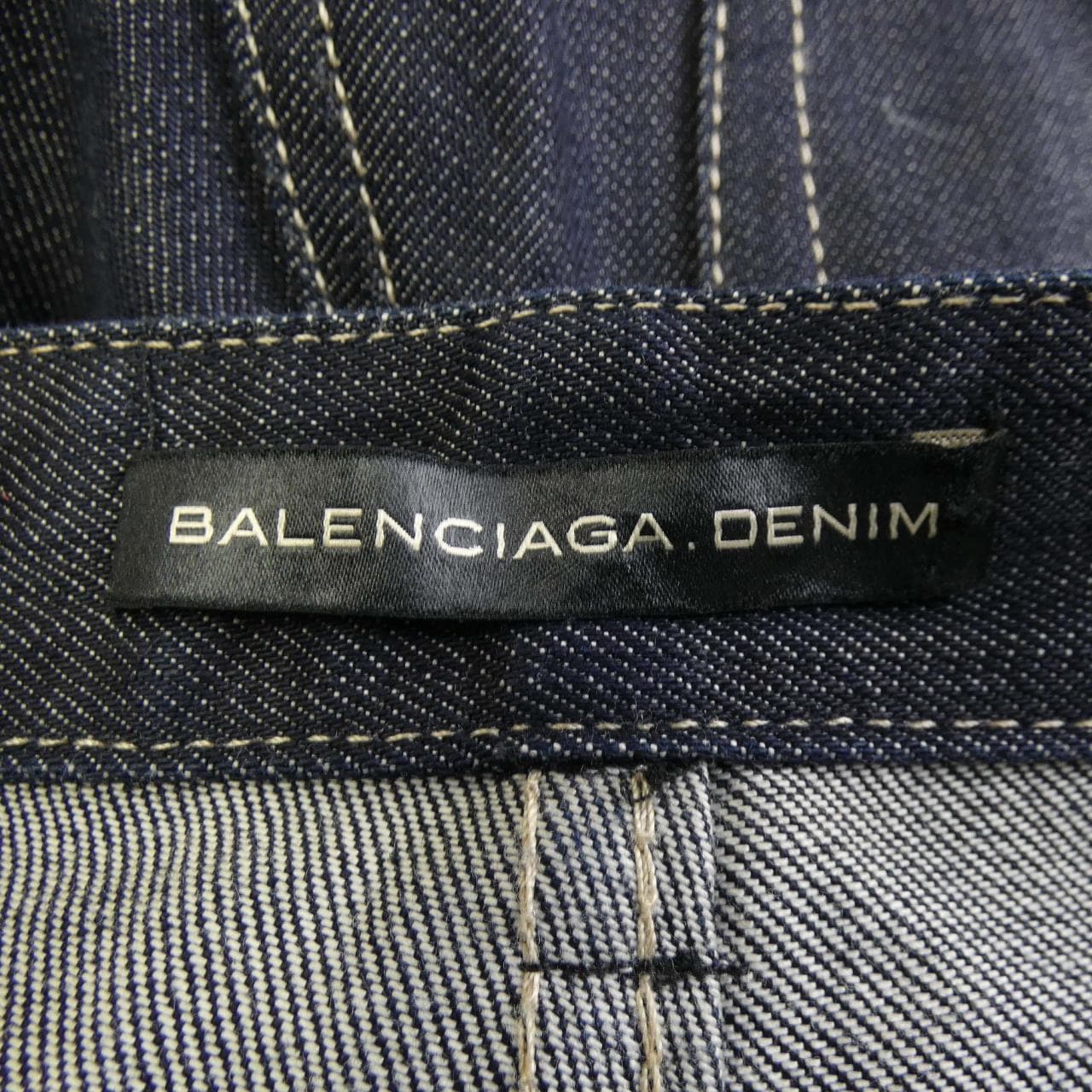 バレンシアガ BALENCIAGA 203325　TP439 ジーンズ