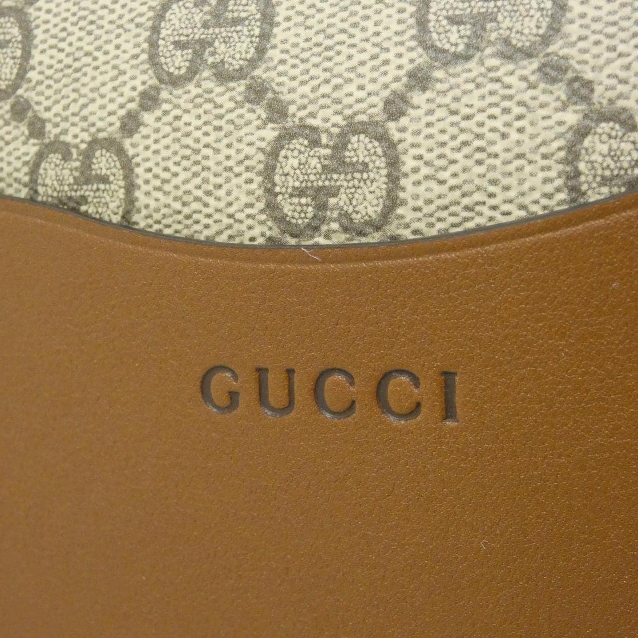 グッチ GG EMBLEM 821216 FAED3 ショルダーバッグ