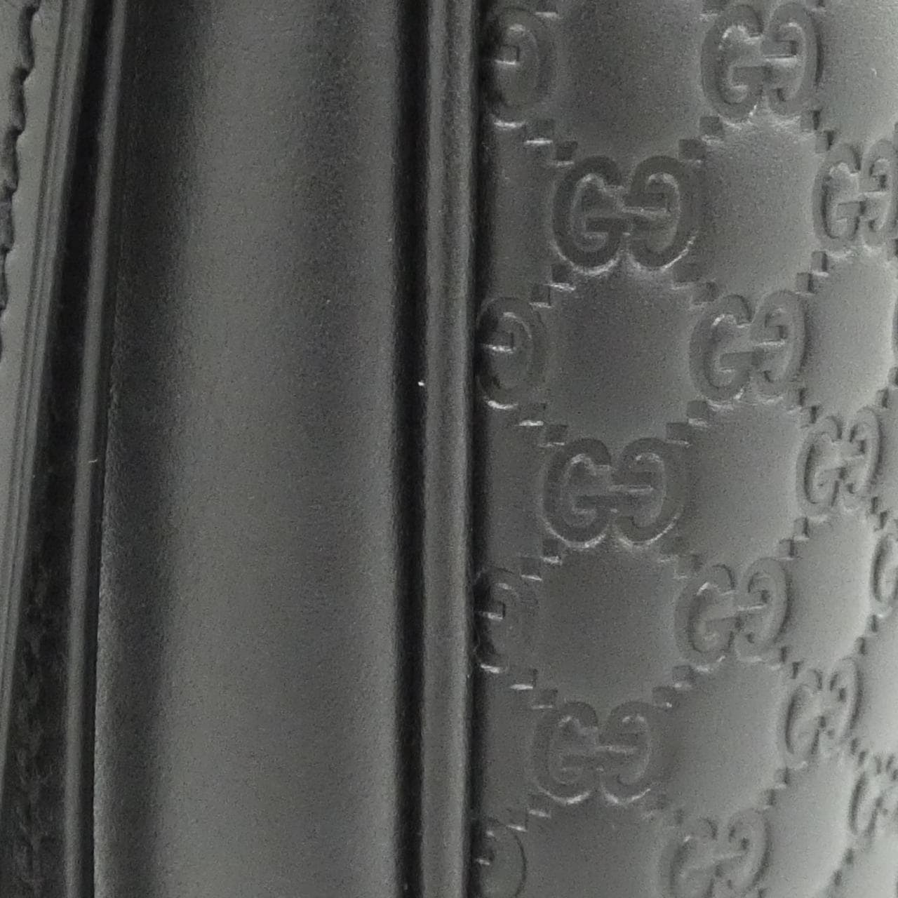 グッチ 607726 BMJ1G バッグ
