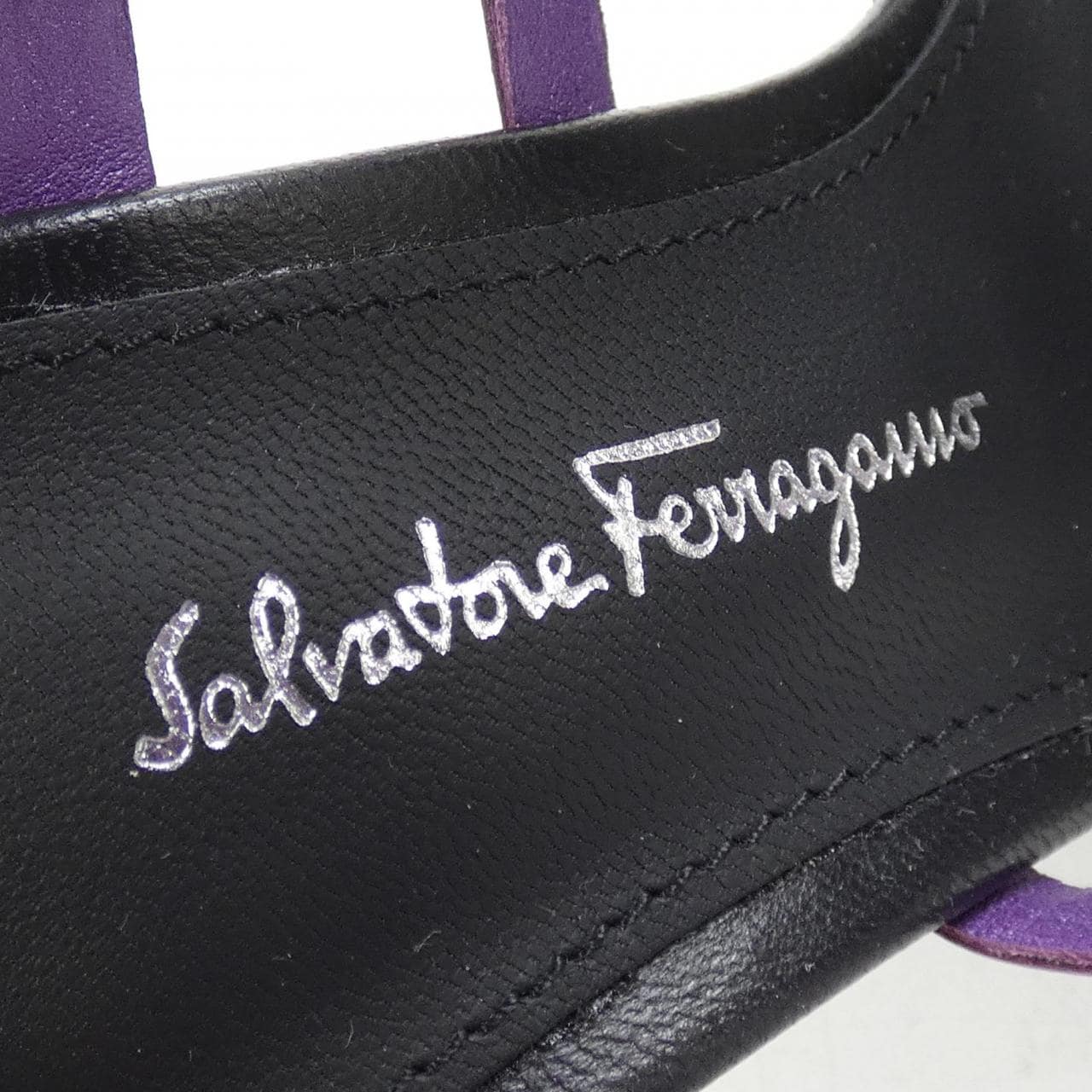 サルヴァトーレフェラガモ SALVATORE FERRAGAMO サンダル