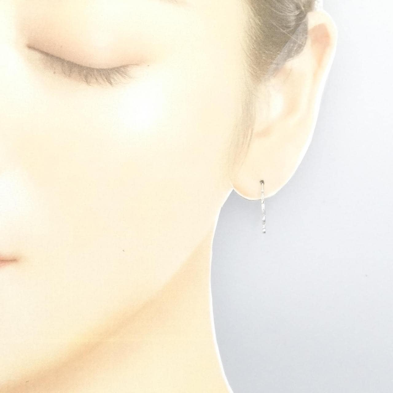 [BRAND NEW] K18WG clover earrings
