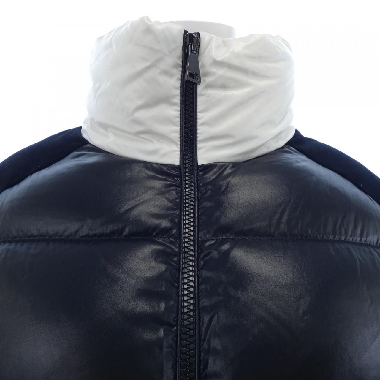 モンクレール MONCLER CHOUELLE ダウンジャケット