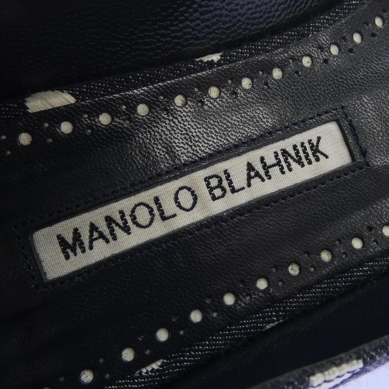 マノロブラニク MANOLO BLAHNIK HANGISIFLAT 10 BLUE JEANS パンプス
