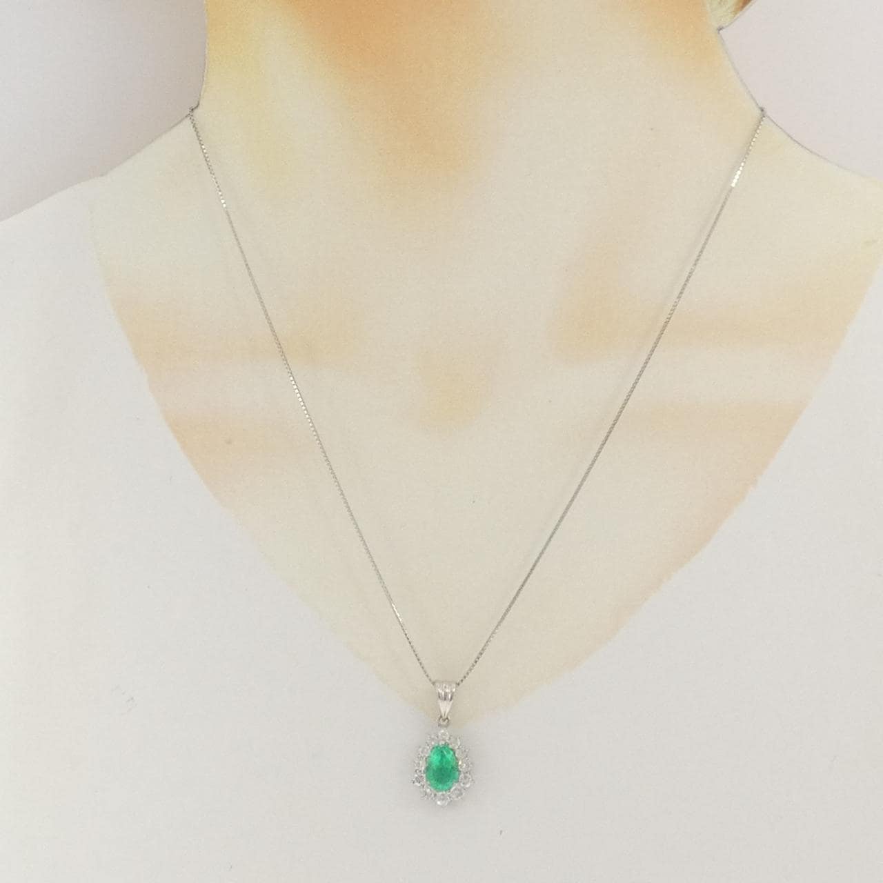 PT900/PT850 エメラルド ネックレス 1.58CT