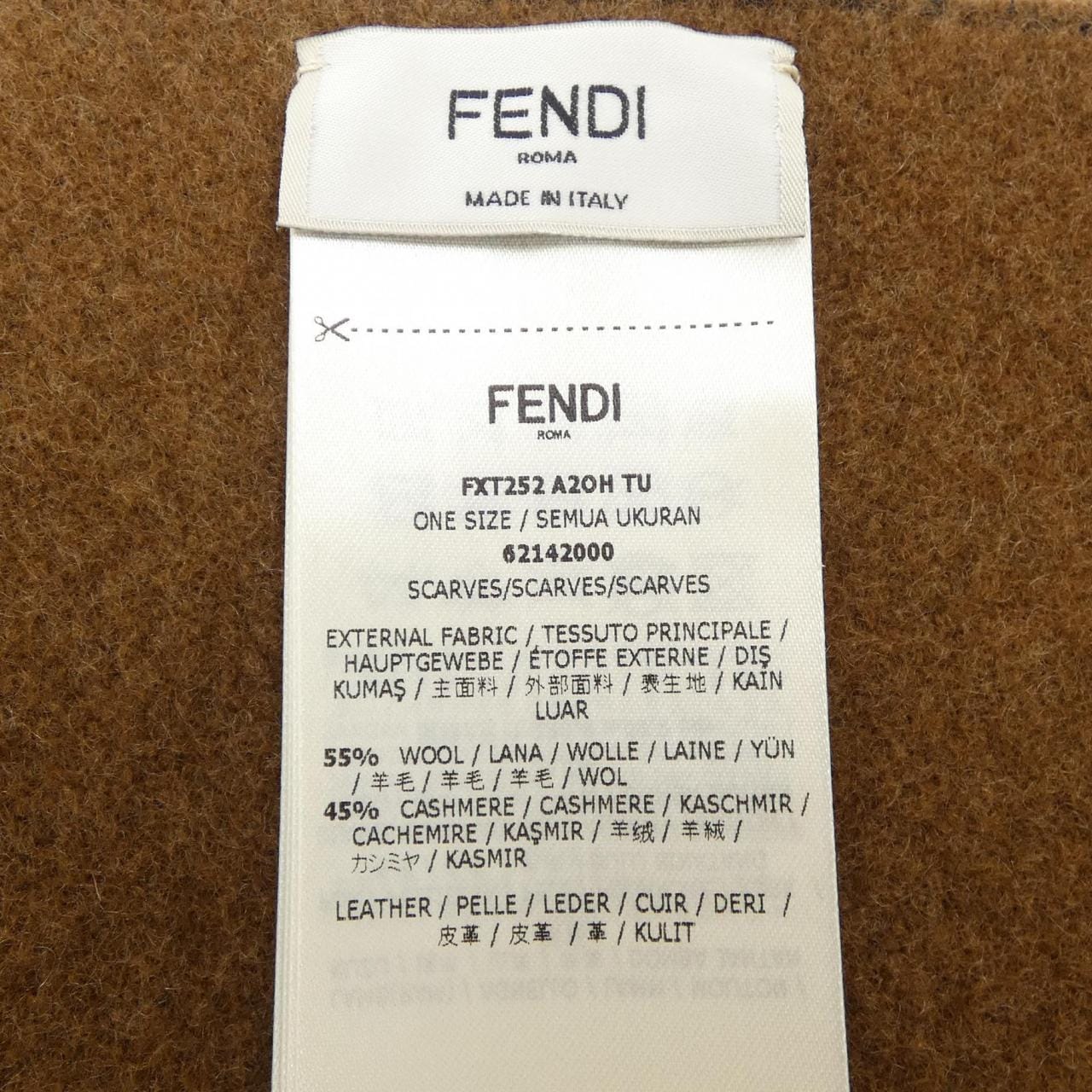フェンディ FENDI FFプリントシアリングアップリケ FXT252 A20H MUFFLER