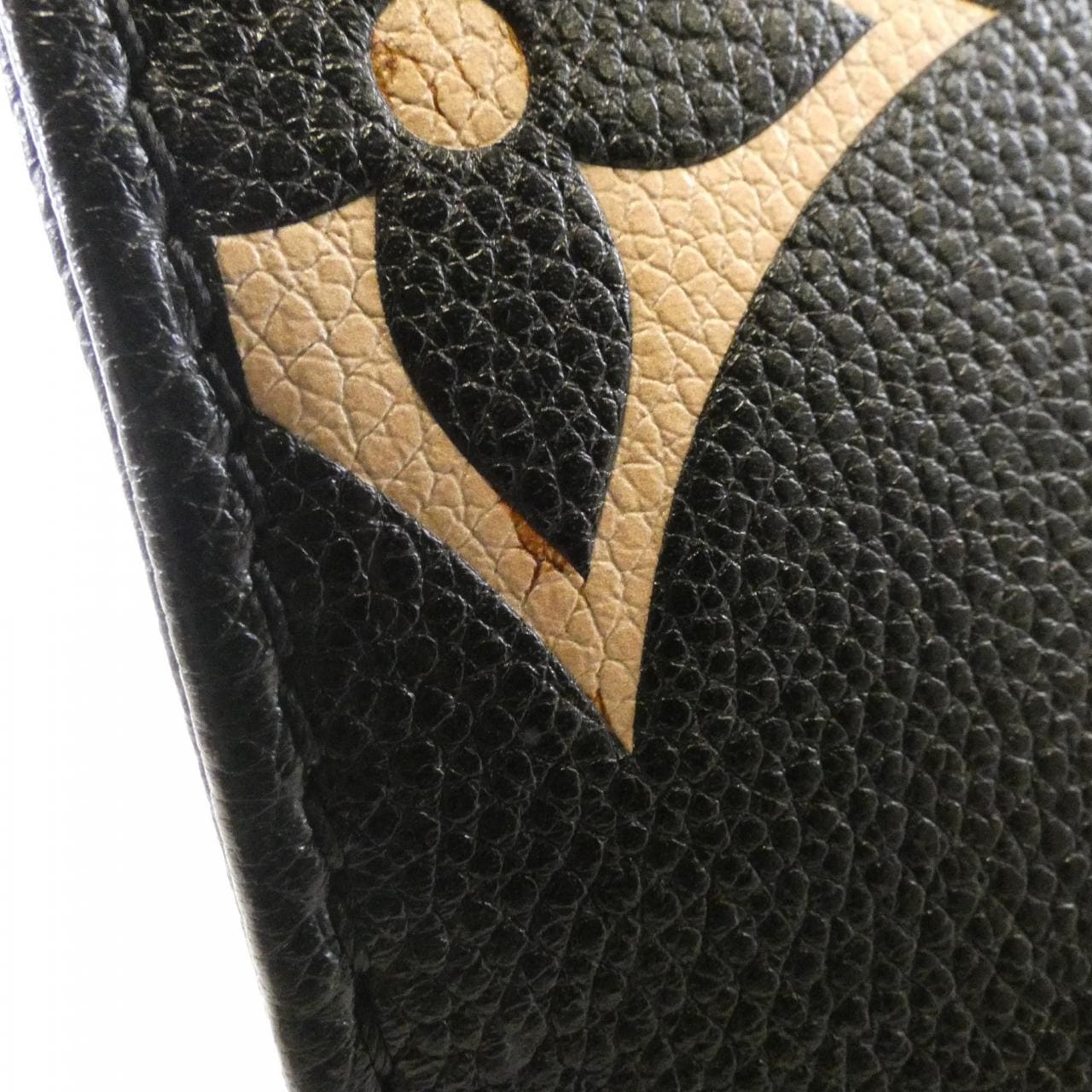 LOUIS VUITTON雙色Monogram Empreinte On The Go PM M45659 包