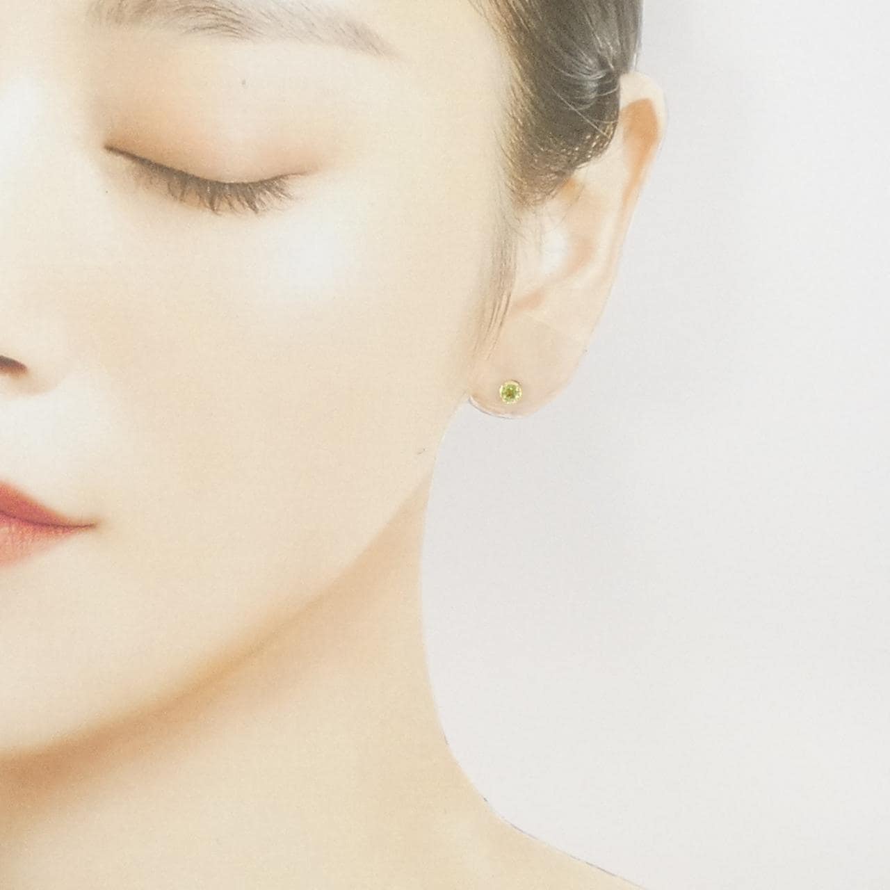 K18YG ペリドット ピアス