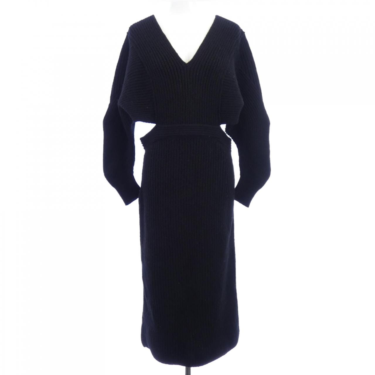 タン TAN TN18AW001 ワンピース