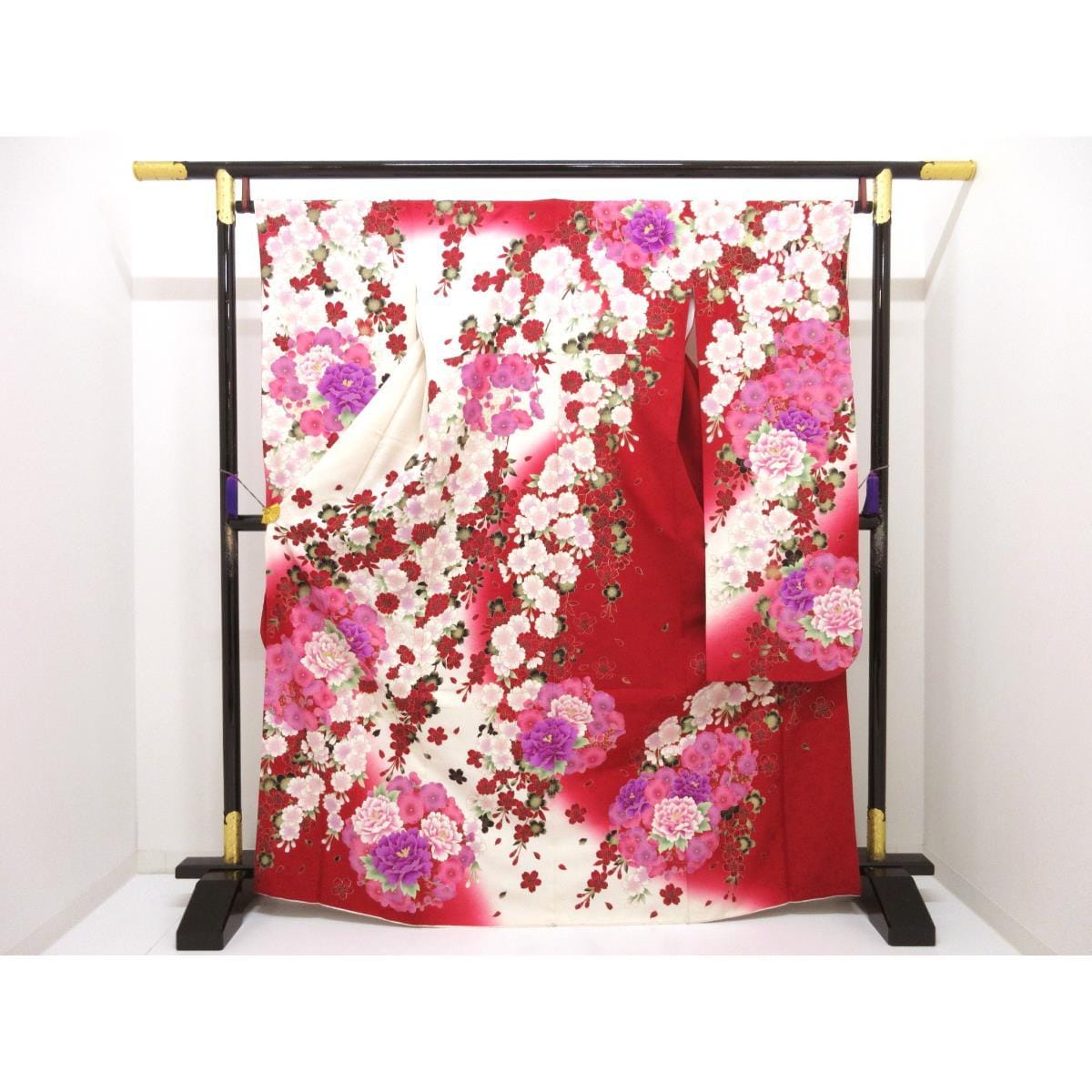 振袖　友禅金彩加工　刺繍入りボカシ染