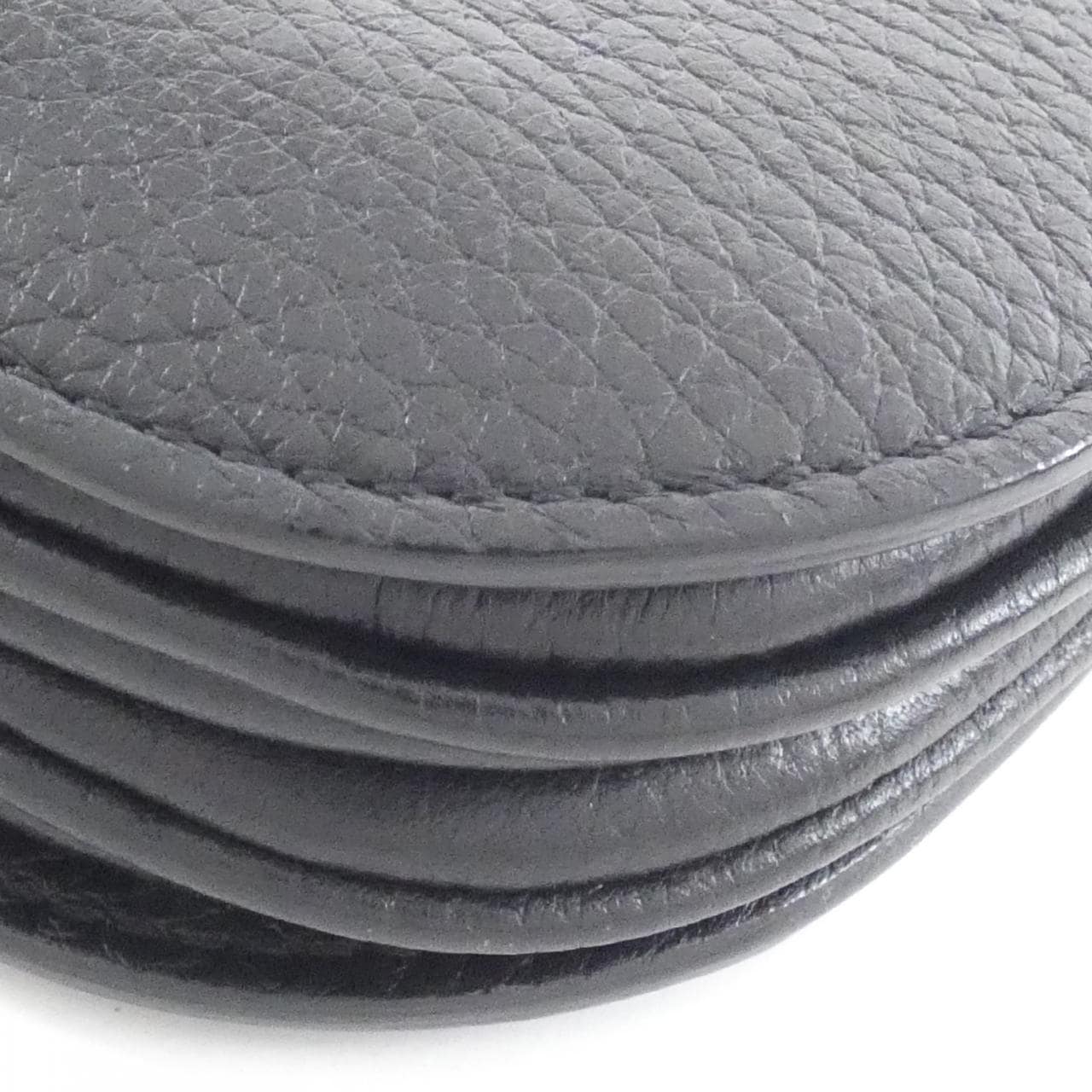 ジミーチュウ バッグ