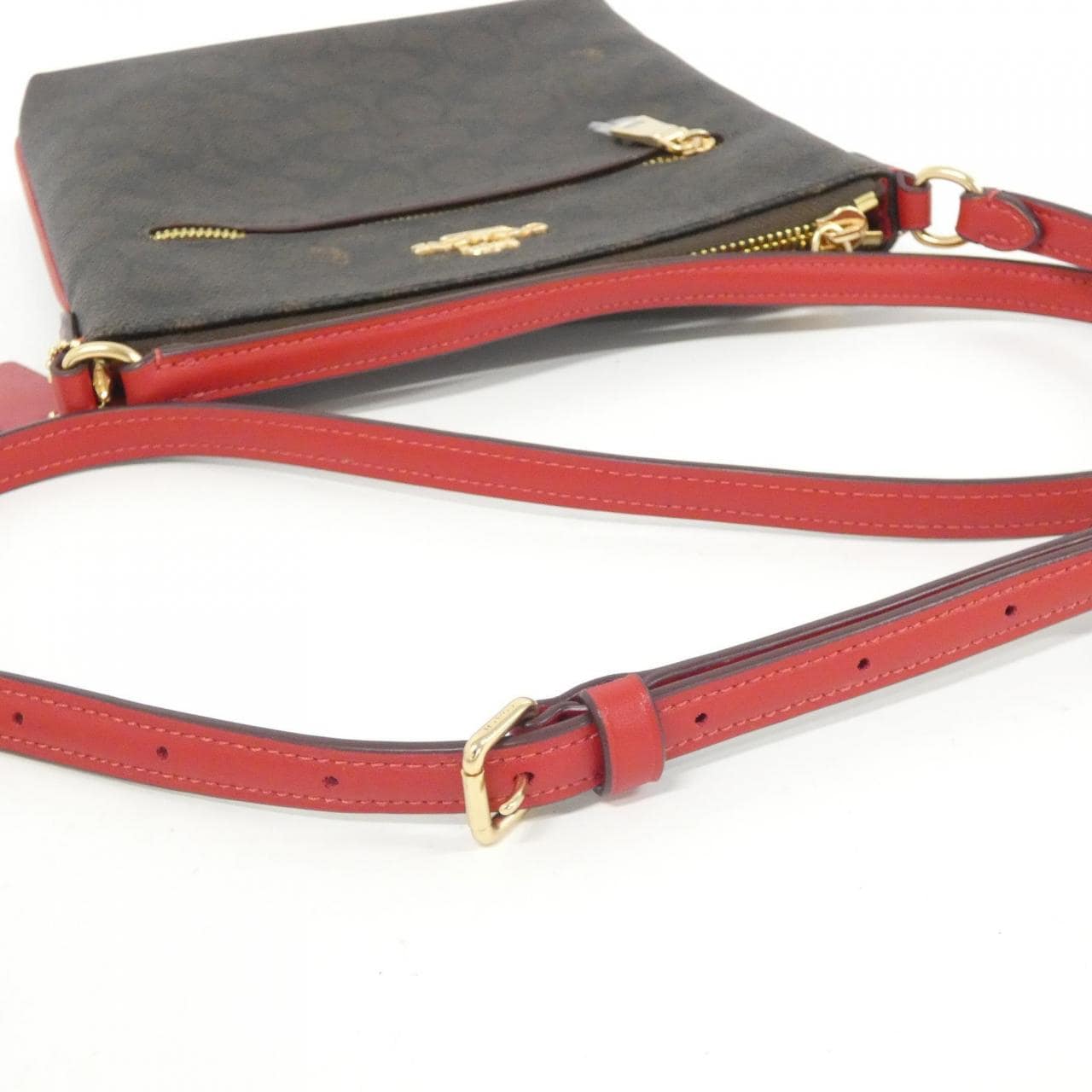 【新品】コーチ CW325 ショルダーバッグ