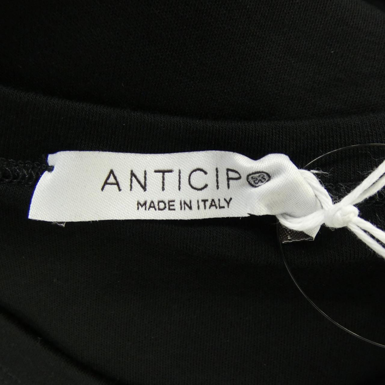 アンティーチポ ANTICIPO Tシャツ
