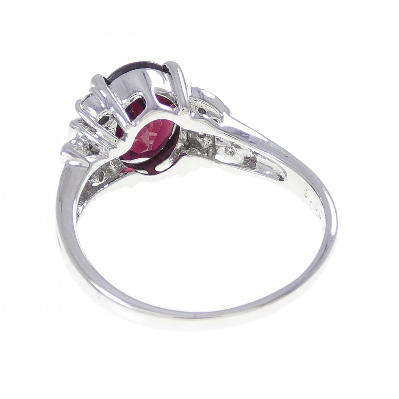 K18WG ガーネット リング 3.31CT