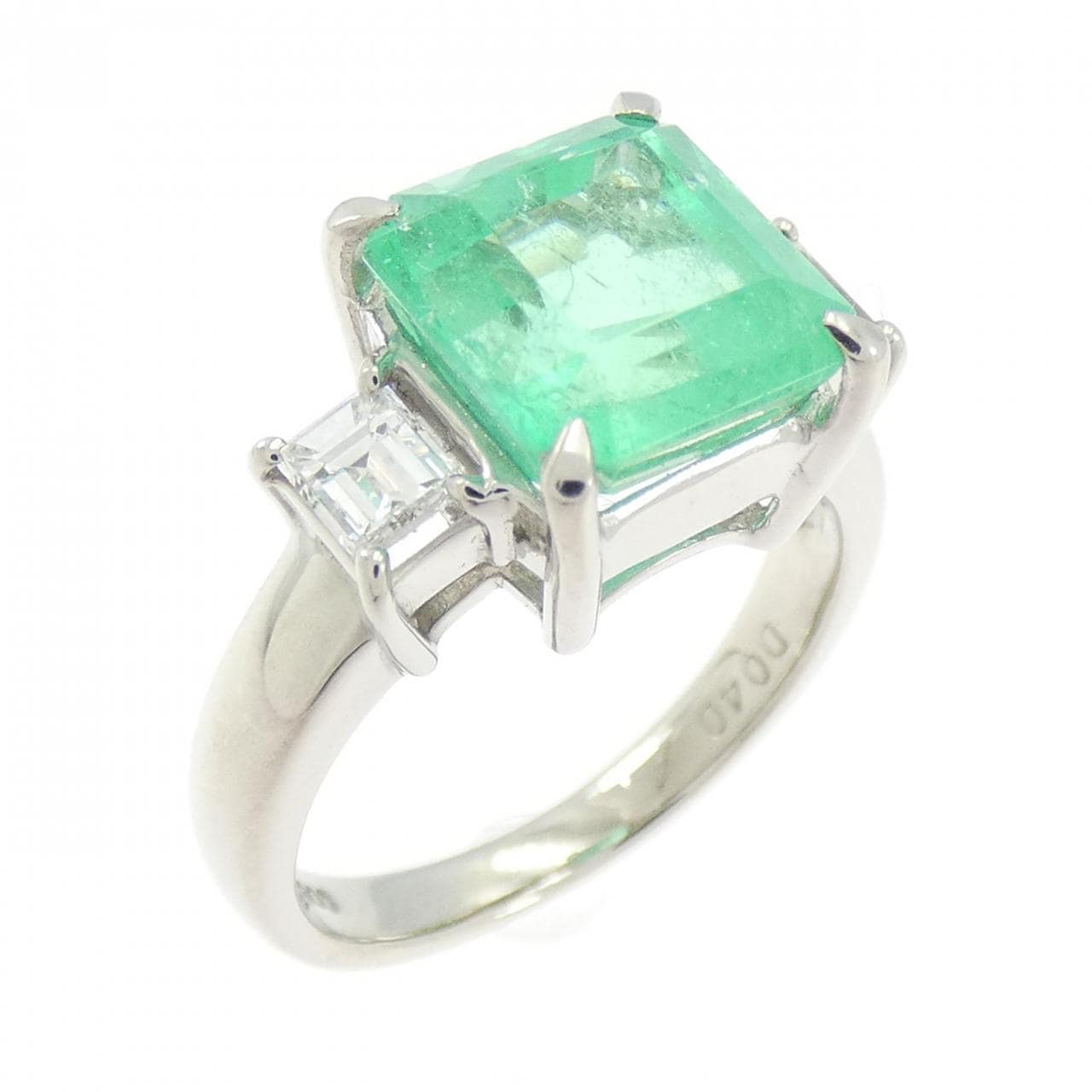 PT900翡翠戒指3.00CT