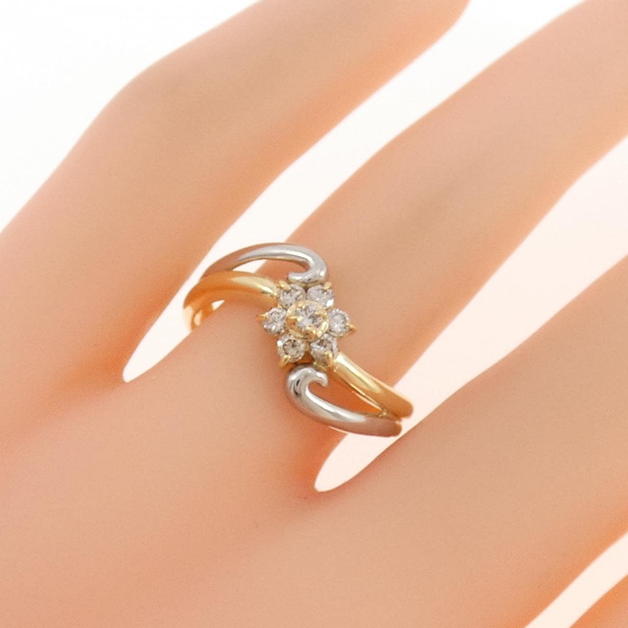 K18YG/PT900 フラワー ダイヤモンド リング 0.22CT