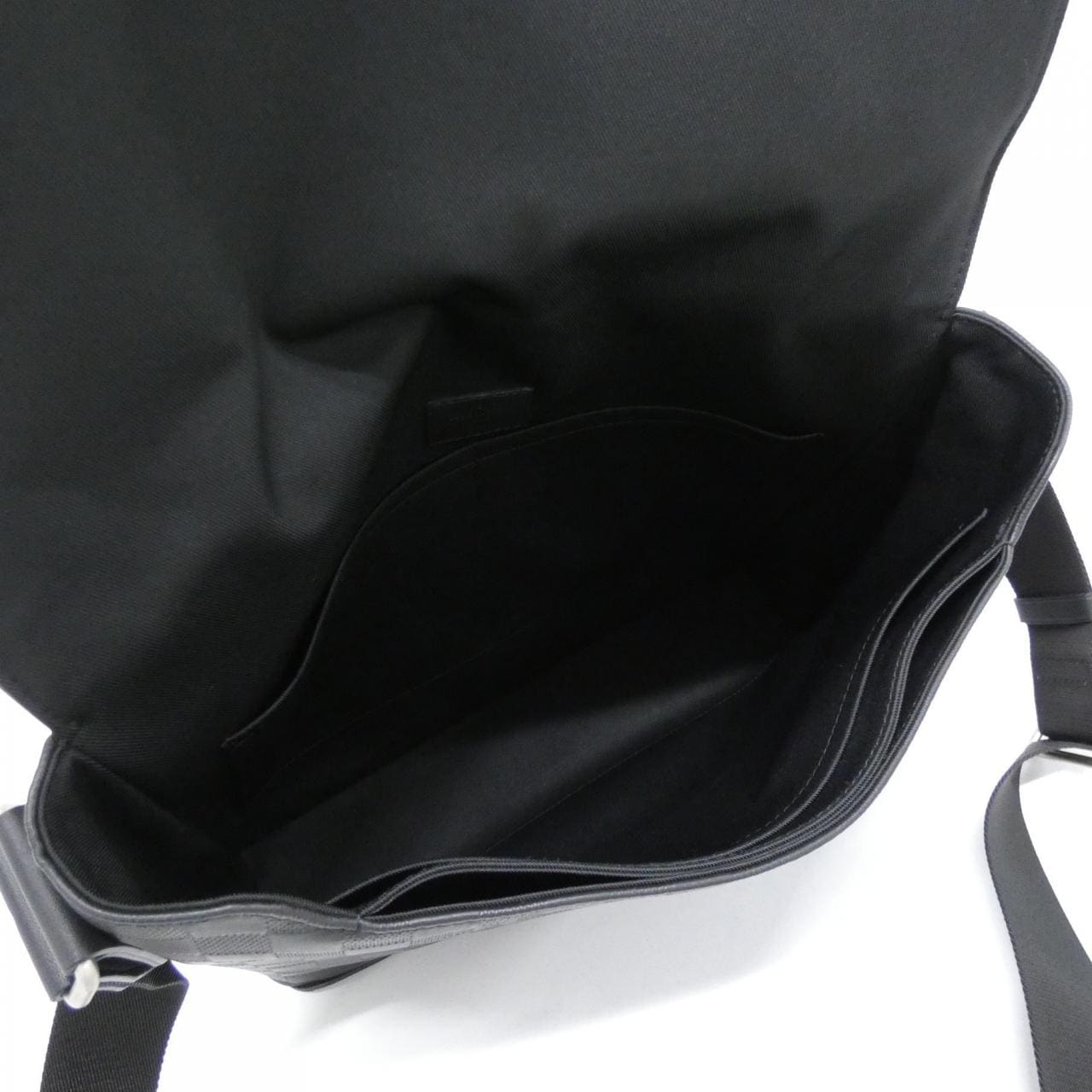 ルイヴィトン ダミエ アンフィニ ディストリクト MM N41038 ショルダーバッグ