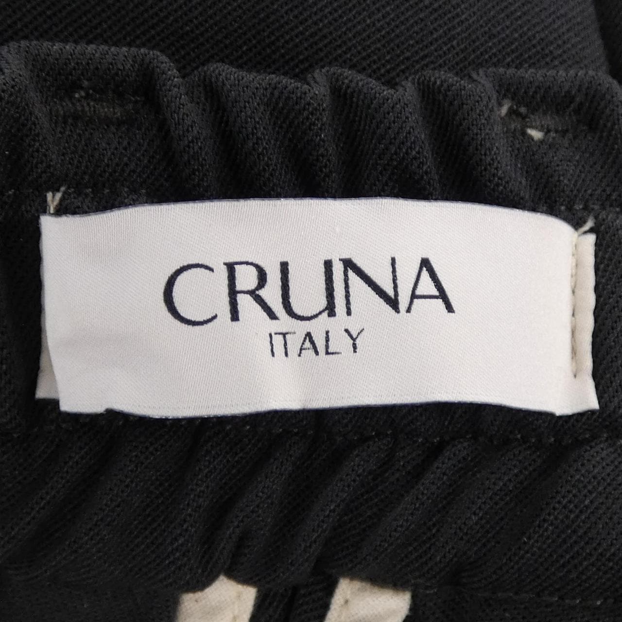 CRUNA パンツ