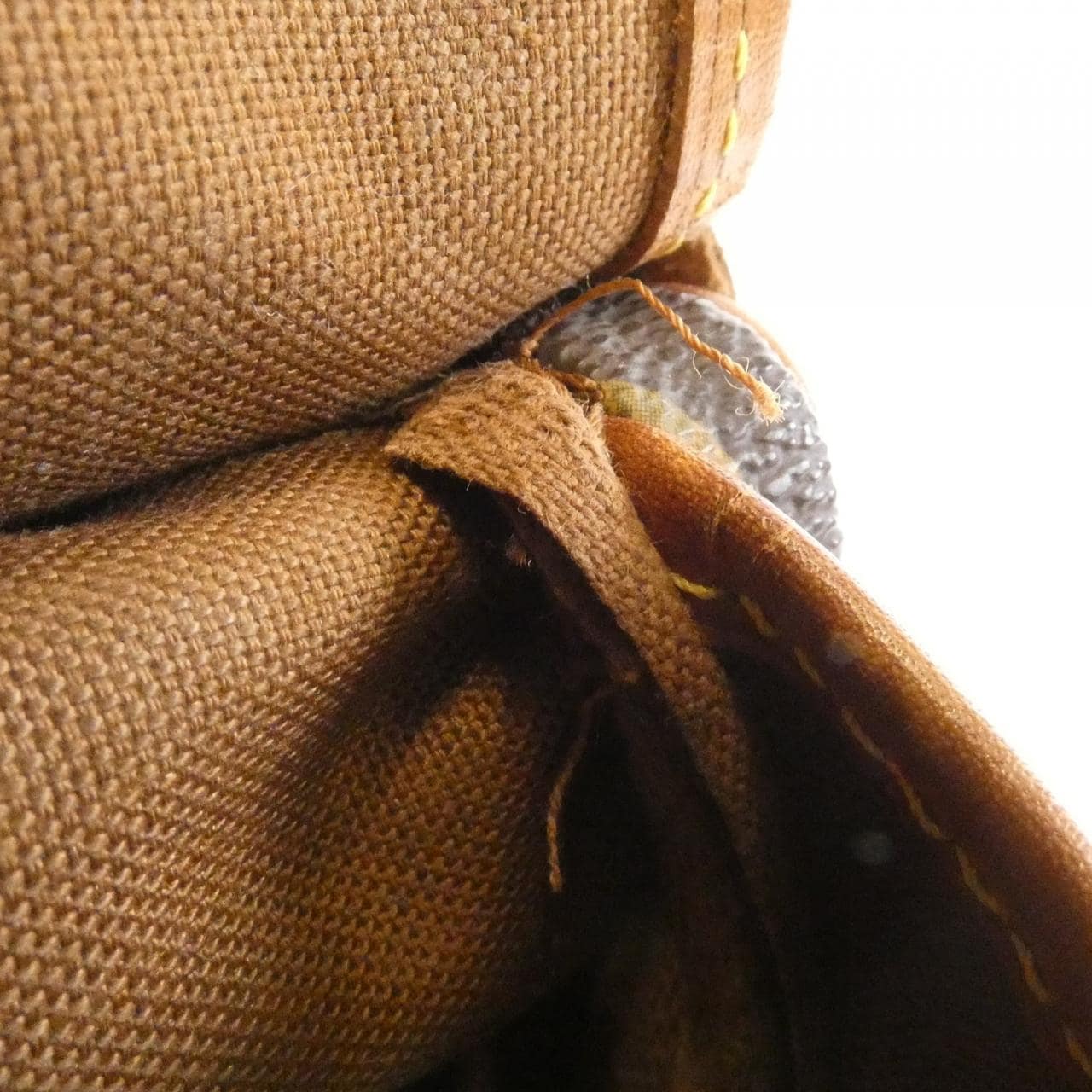 ルイヴィトン モノグラム ソミュール 30cm M42256 ショルダーバッグ