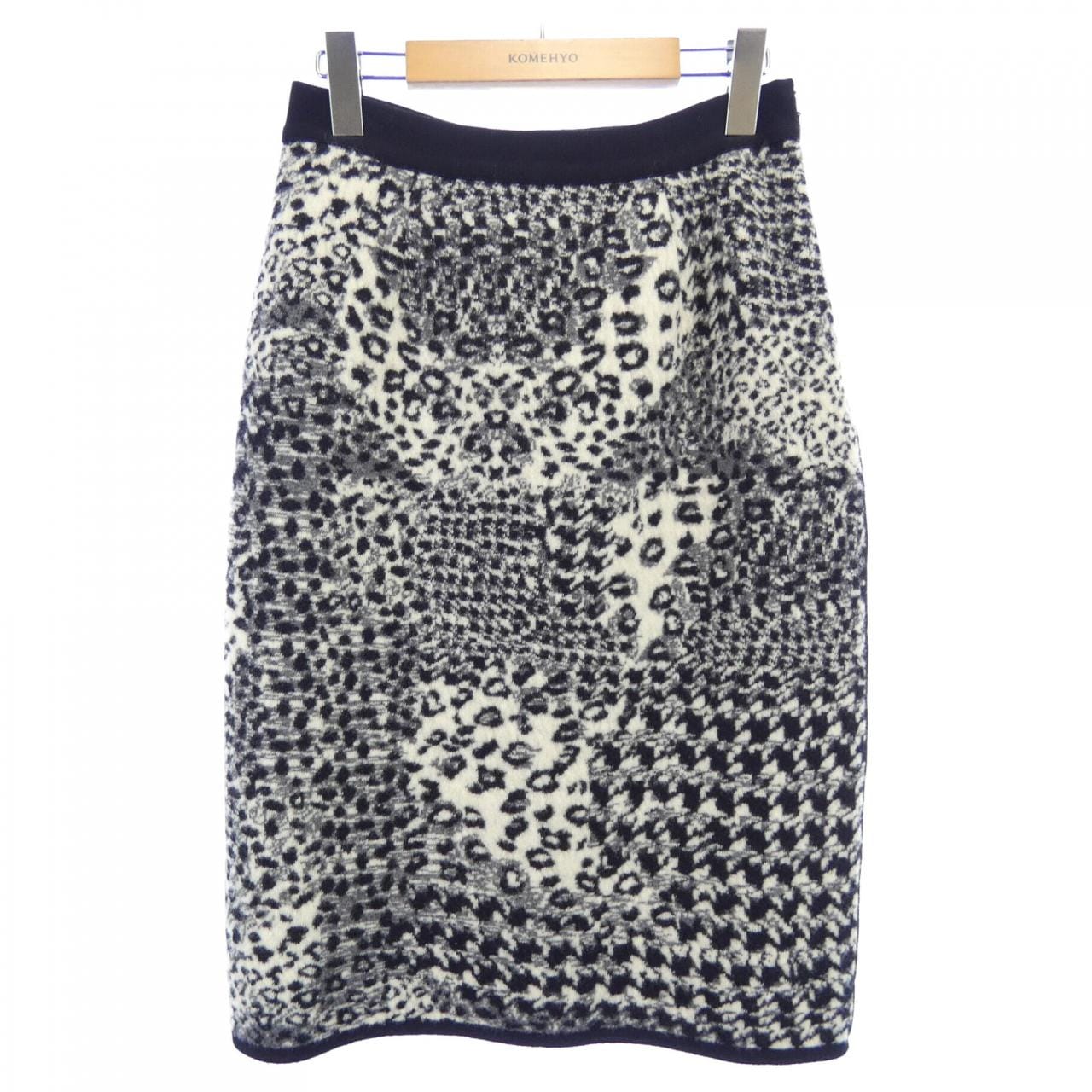 サルヴァトーレフェラガモ SALVATORE FERRAGAMO スカート