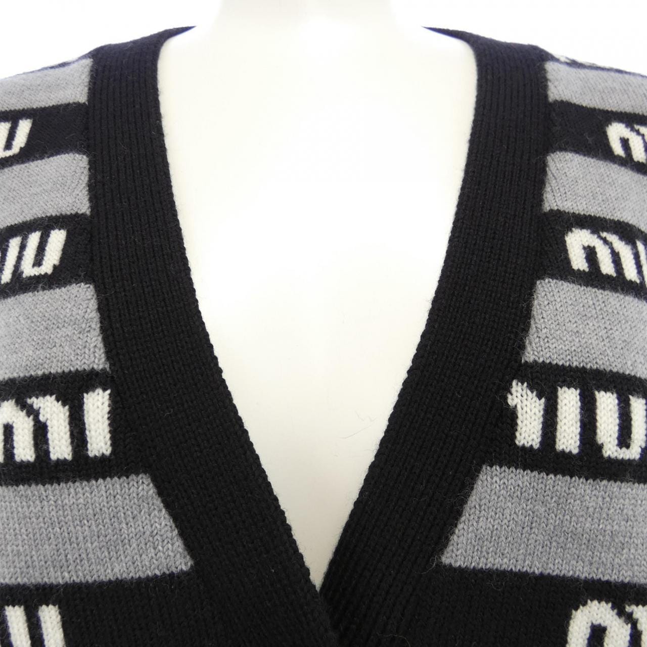 ミュウミュウ MIU MIU MMF657 1V8X カーディガン