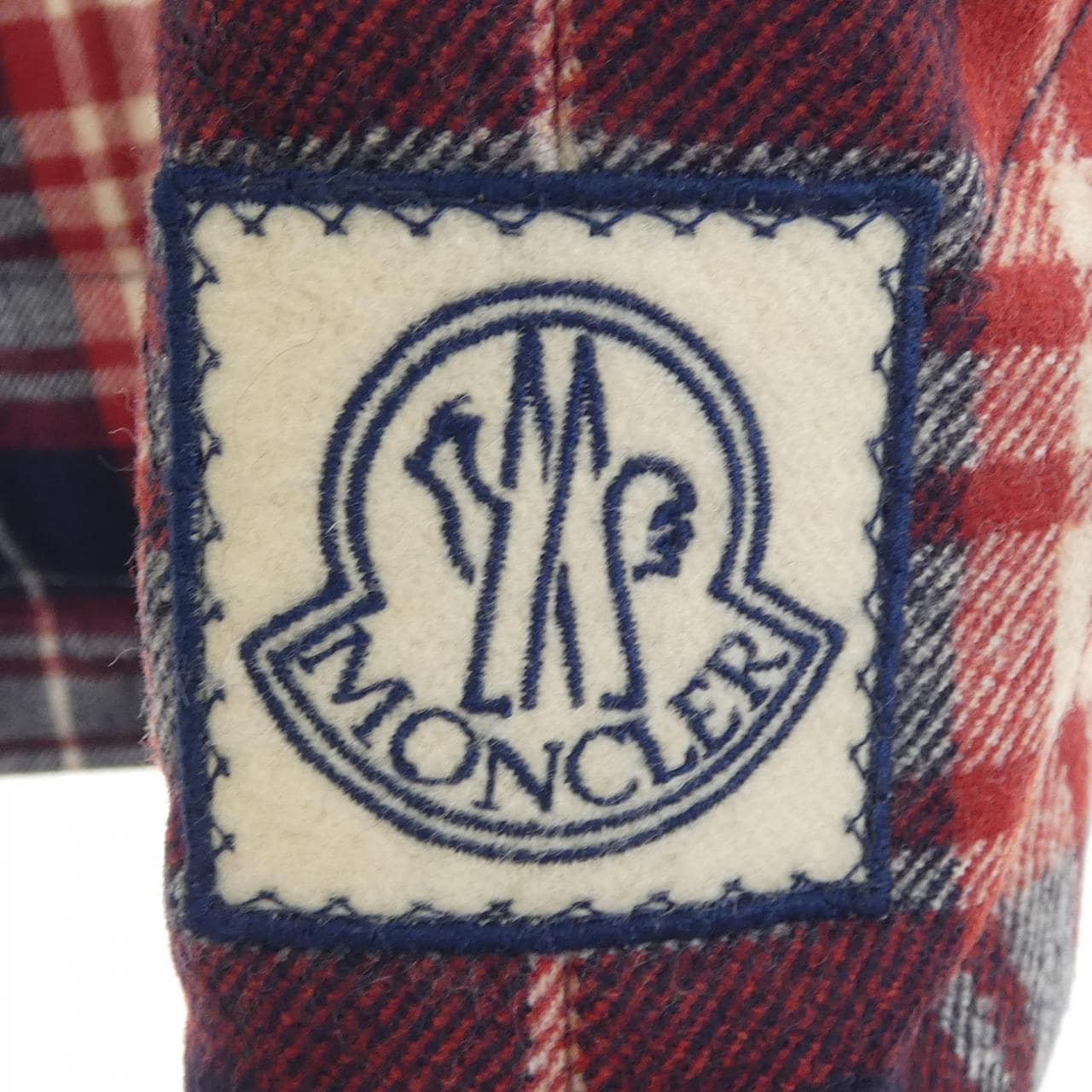 モンクレールガムブルー MONCLER GAMMEBLEU 23914334201 ダウンベスト