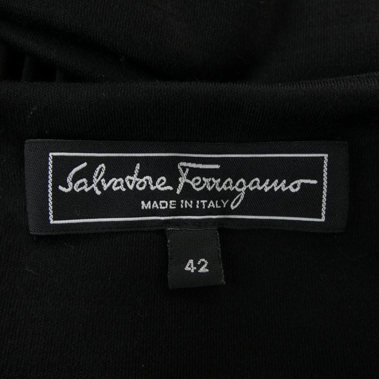 サルヴァトーレフェラガモ SALVATORE FERRAGAMO ワンピース