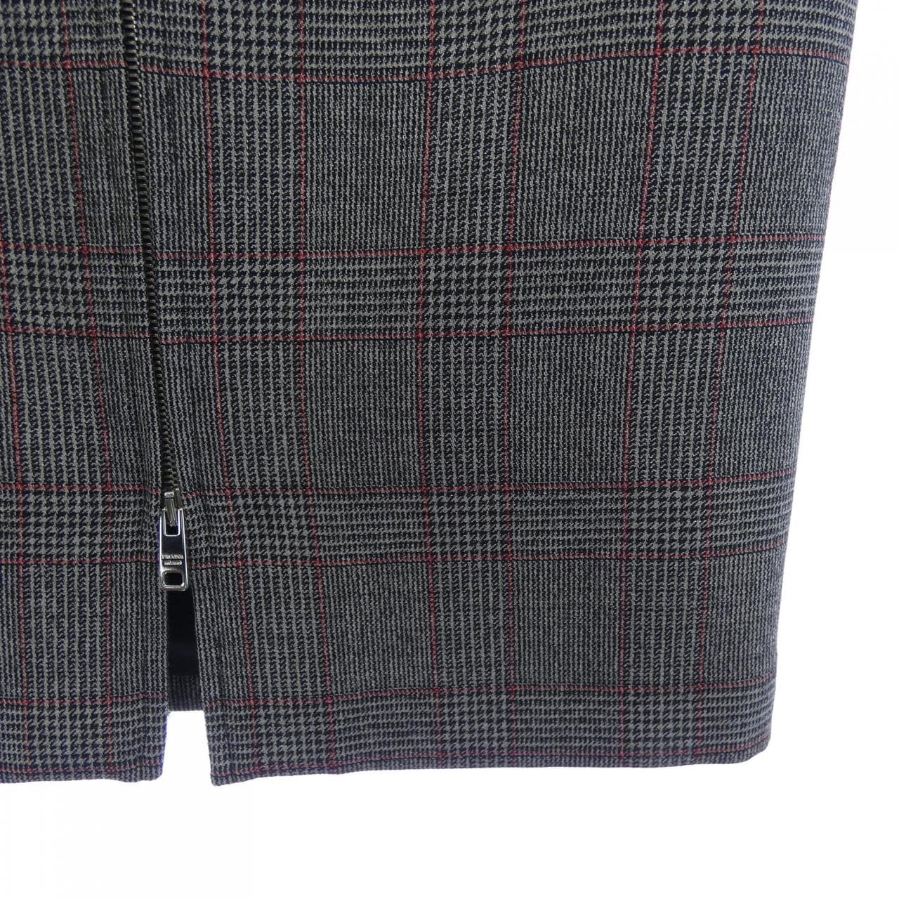 プラダ PRADA トライアングルロゴ P189VE S231 LJH スカート