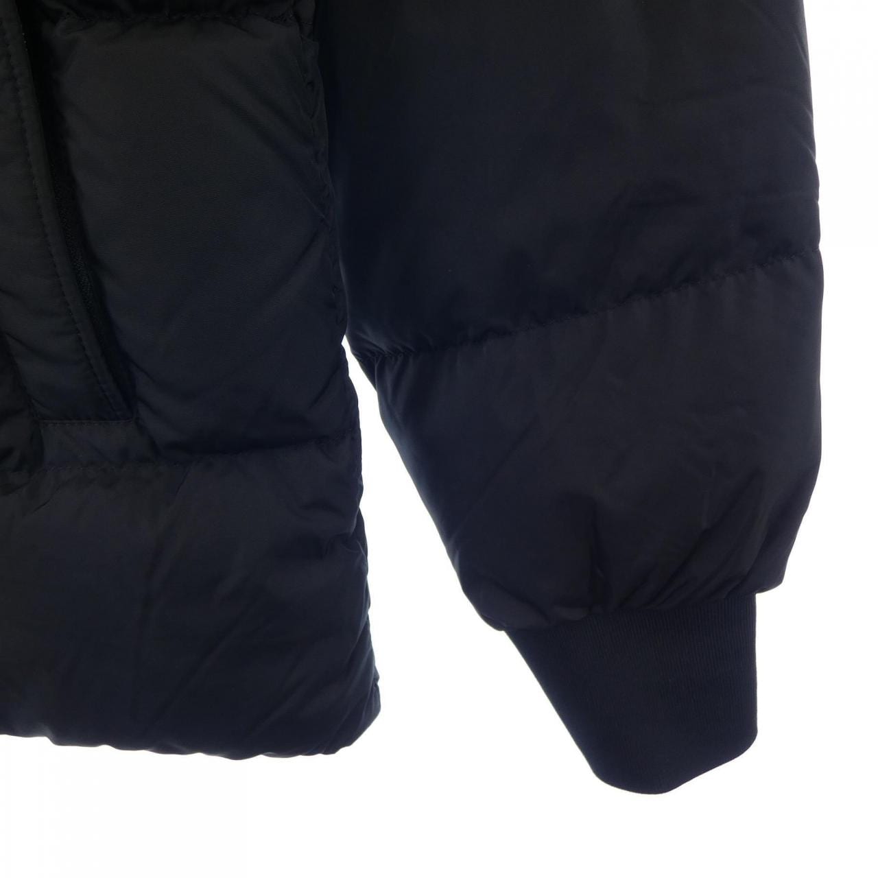 モンクレール MONCLER ダウンジャケット