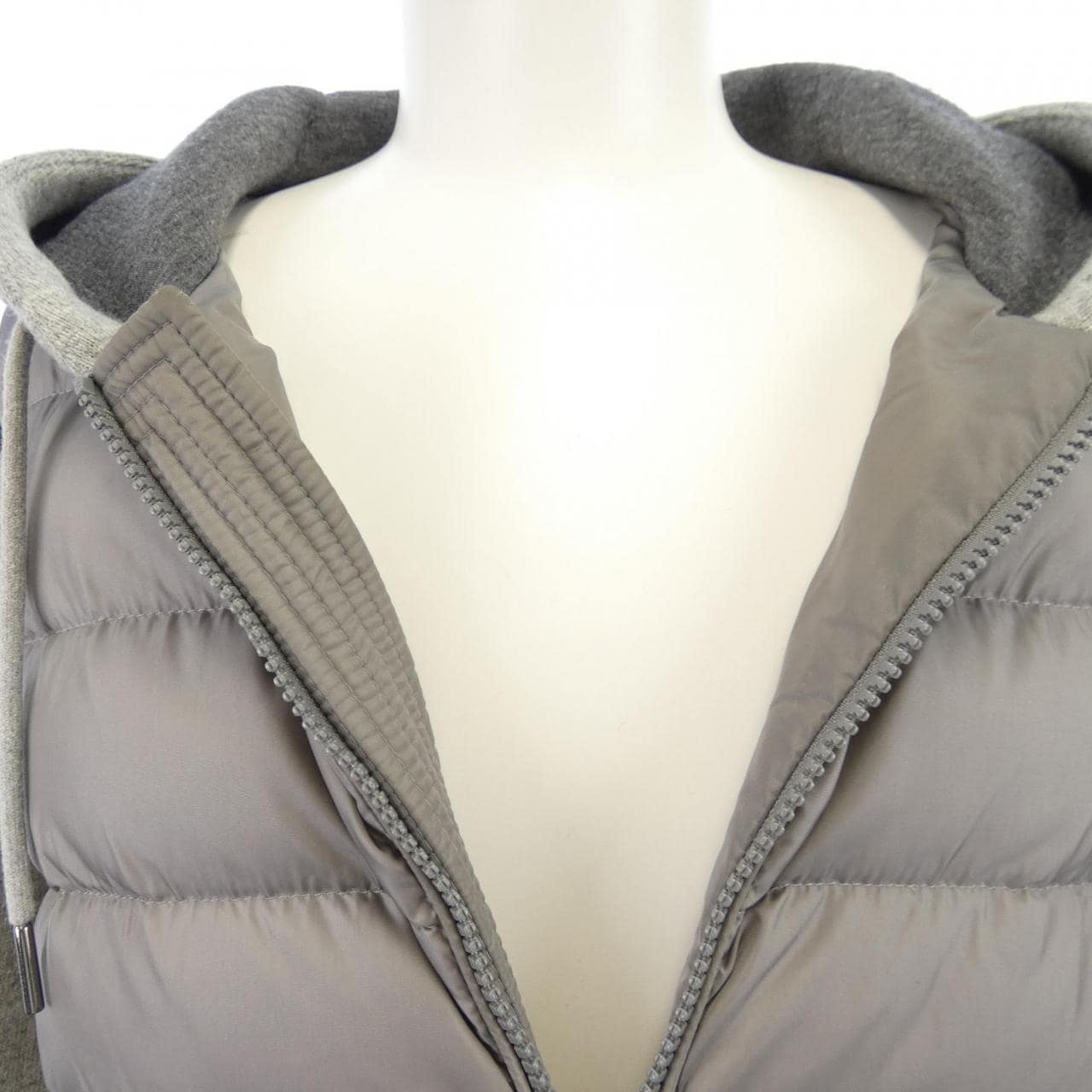 モンクレール MONCLER 20918402800 ダウンジャケット