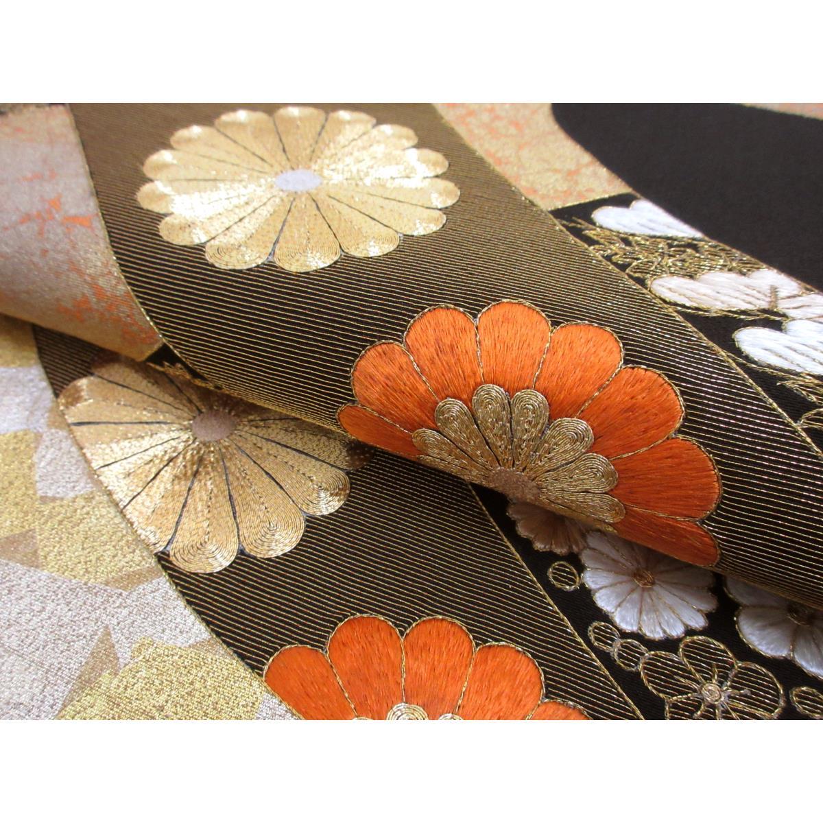 留袖　金彩加工刺繍入り　沢潟