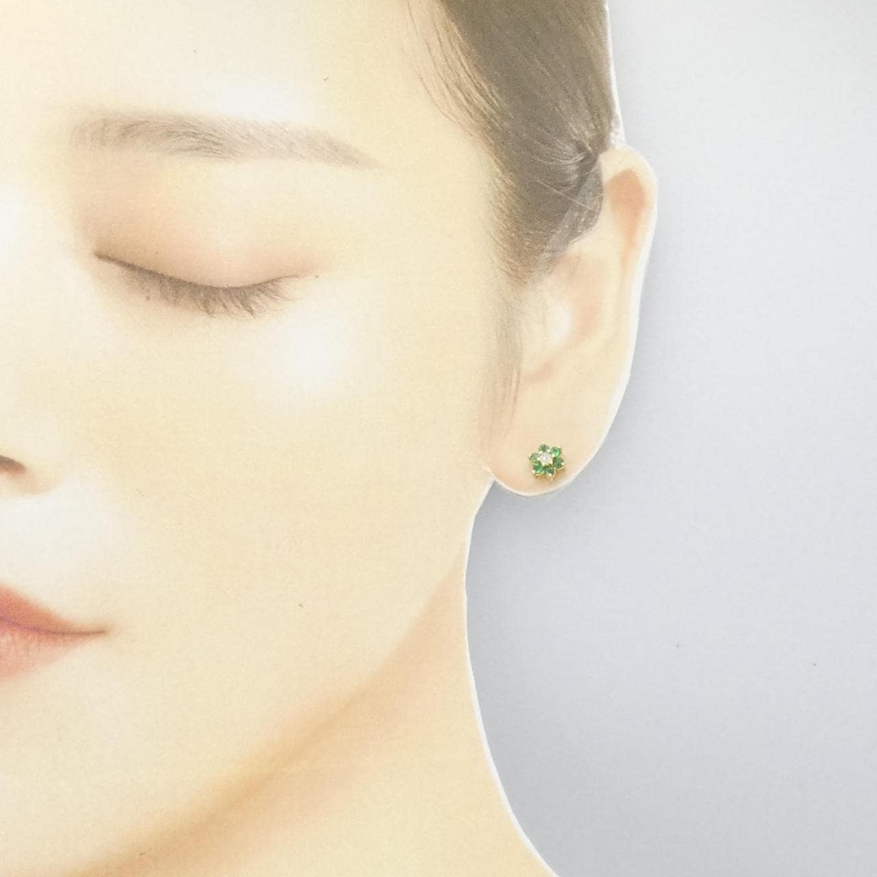 750YG/K18YG Flower Emerald Earrings