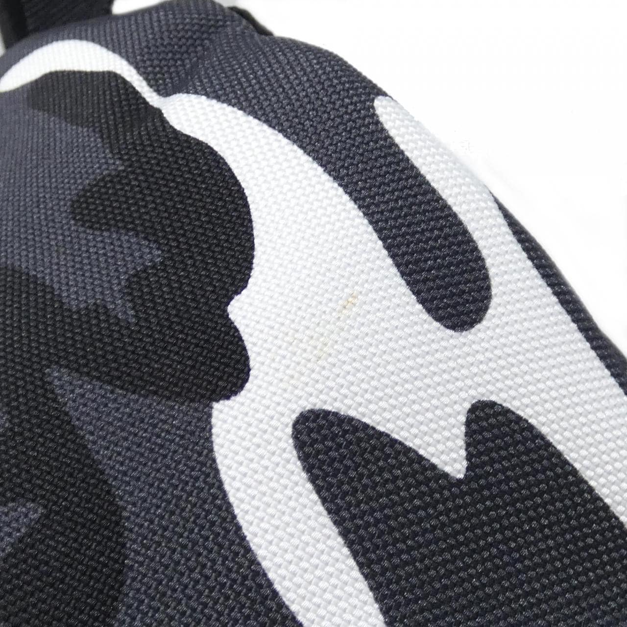 バレンシアガ エクスプローラー バックパック 503221 2BKLX リュックサック