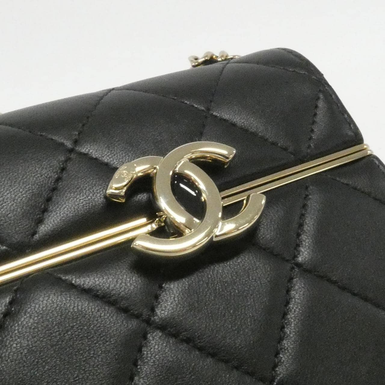 CHANEL AP2656 Chain Clutch