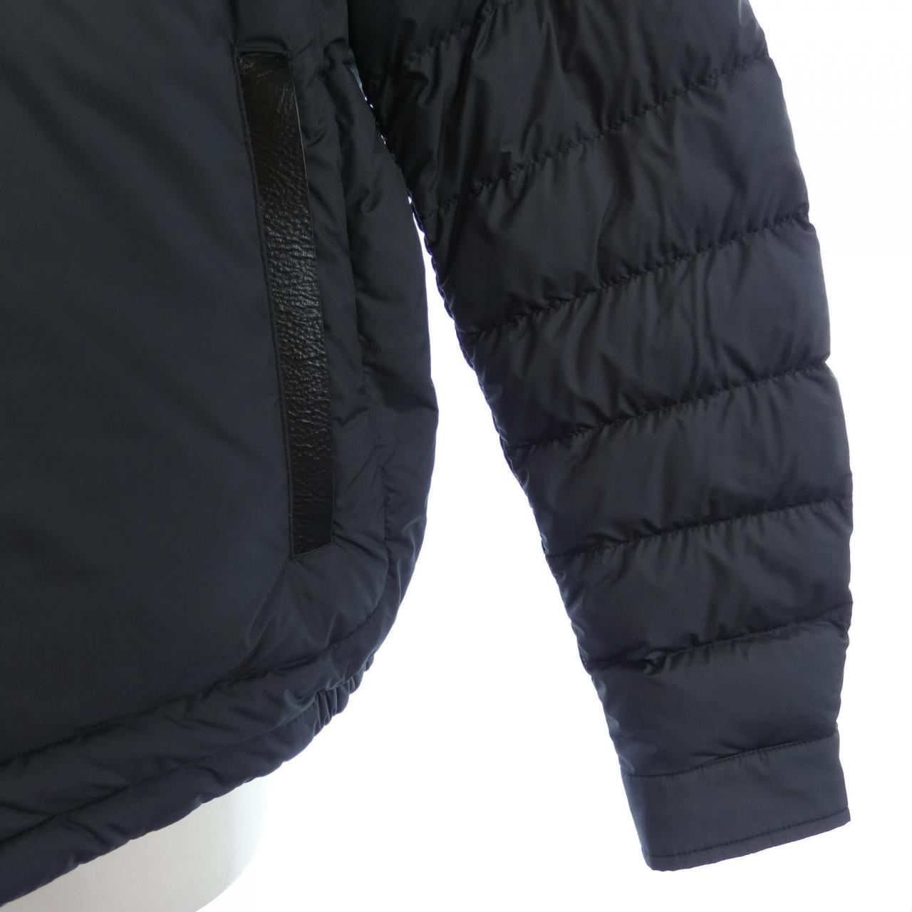 モンクレール MONCLER ダウンジャケット
