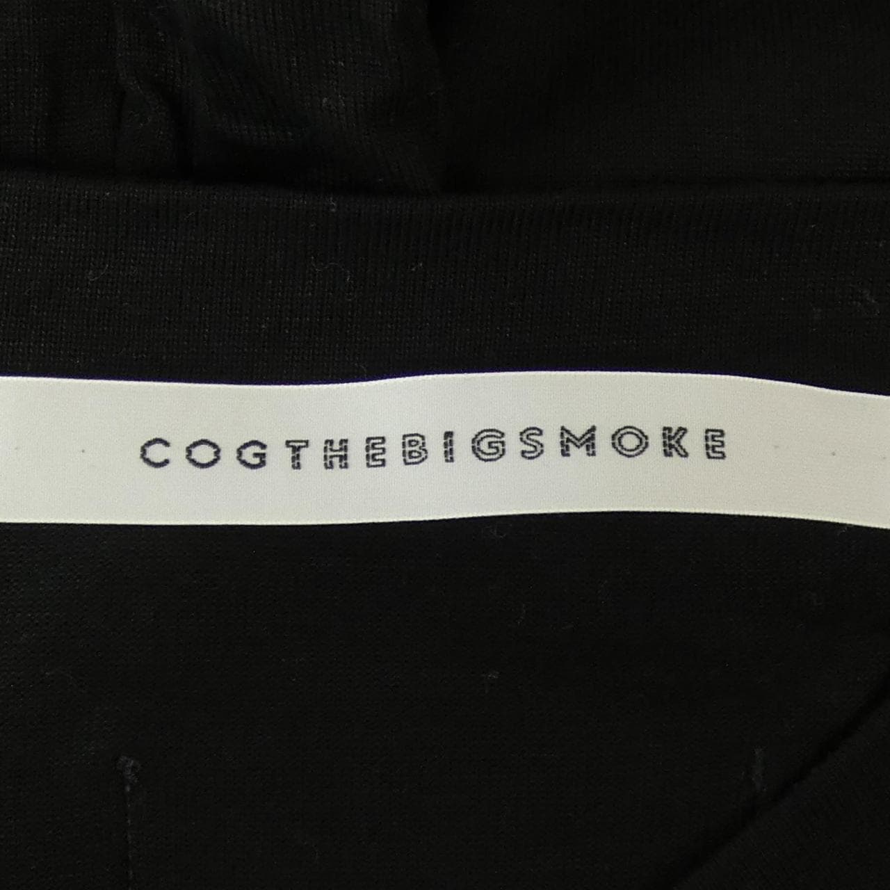 コグザビッグスモーク COGTHEBIGSMOKE トップス