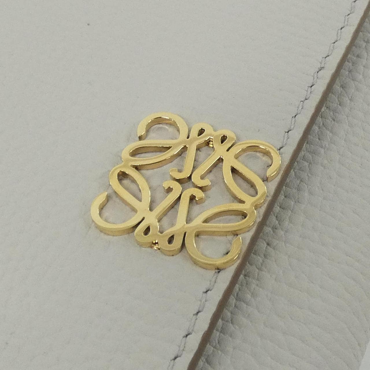 ロエベ 財布