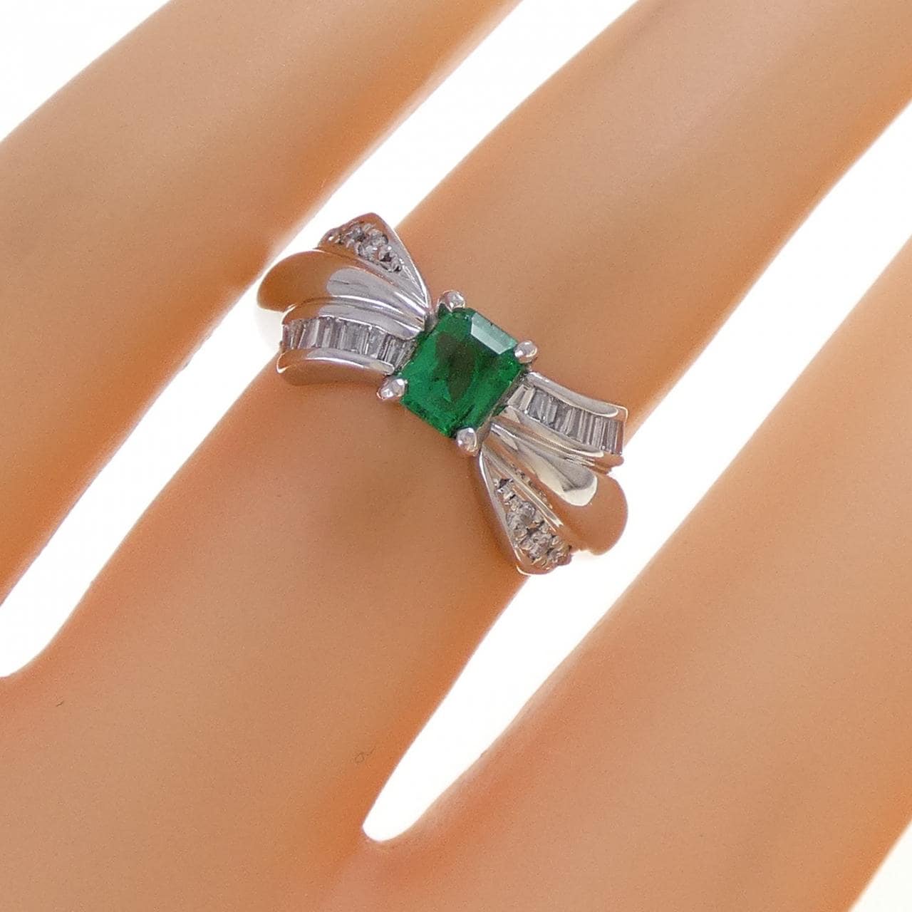 PT900 エメラルド リング 0.42CT